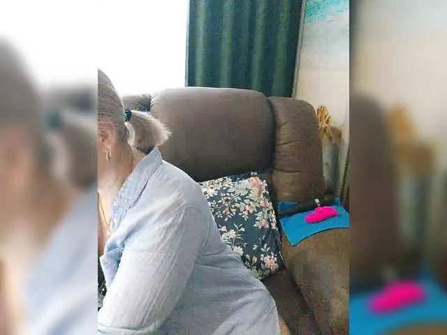 Adiline from BongaCams