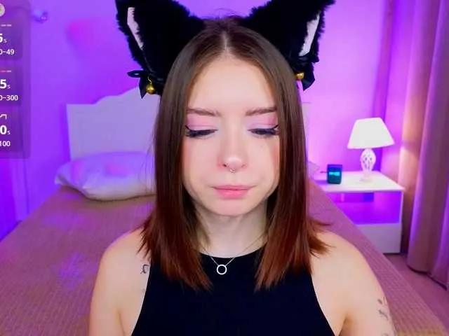 AmeliaShine1 from BongaCams