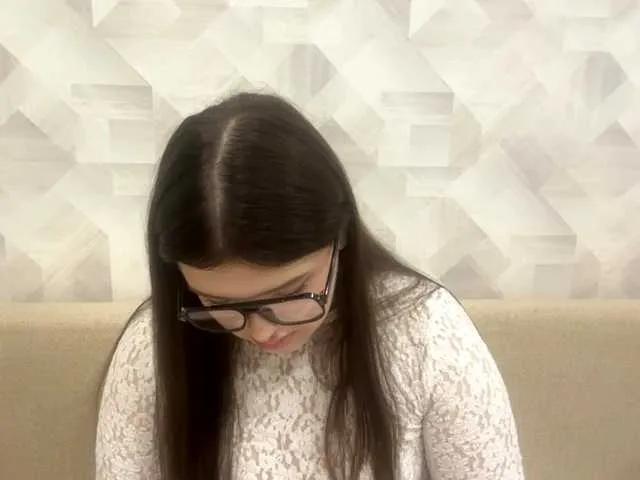Explore cute model AshleaReuer AshleaReuer from BongaCams