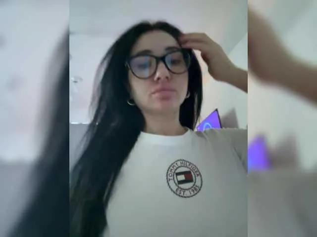 Checkout Chiaralovee, she wants to masturbate for you Chiaralovee from BongaCams