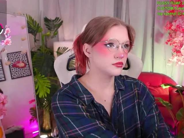 CrazyWine from BongaCams