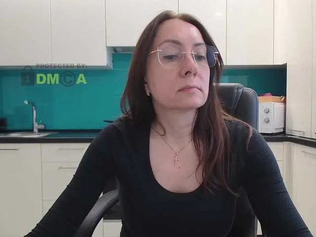 dulcesiomar8 from BongaCams