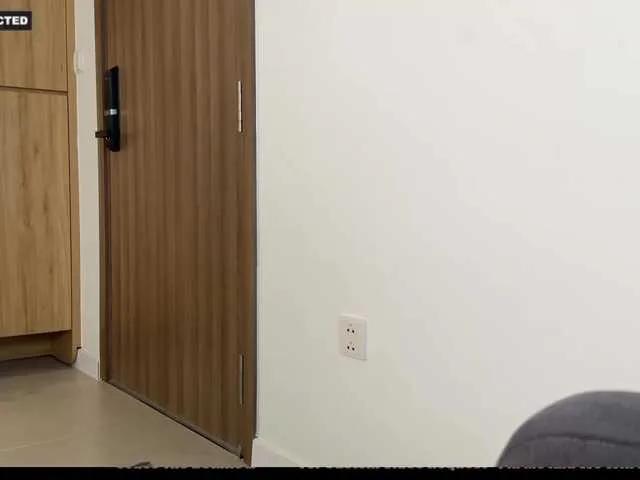 Explore BongaCams's FlyingDutchmana FlyingDutchmana from BongaCams