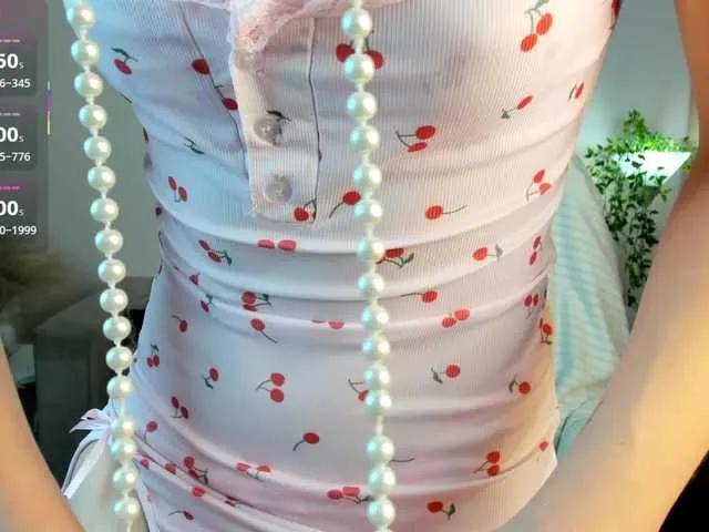 IceStrawberry from BongaCams