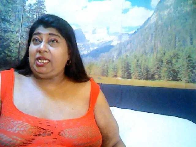 indianhoney from BongaCams
