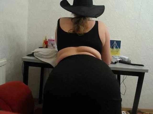 KarinaPlay23 from BongaCams