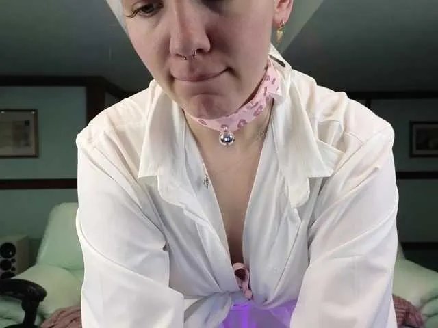 KiraRustle from BongaCams