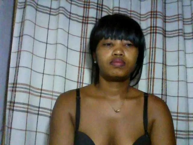 kylie11 from BongaCams