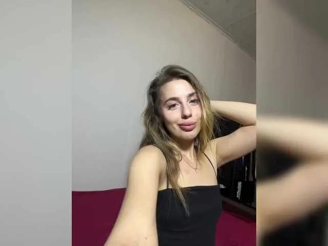 Lipsa from BongaCams