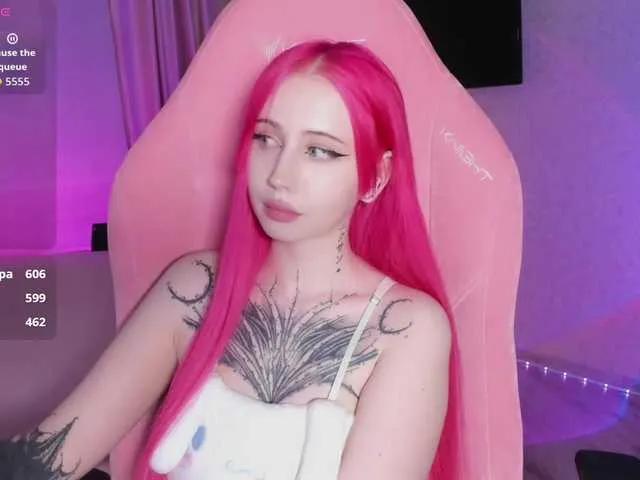 Dirty Luvsoak wants you to fuck her body now luvsoak from BongaCams