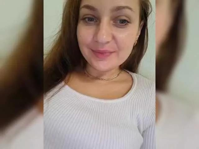 Try cute model MiLAshKaA MiLAshKaA from BongaCams