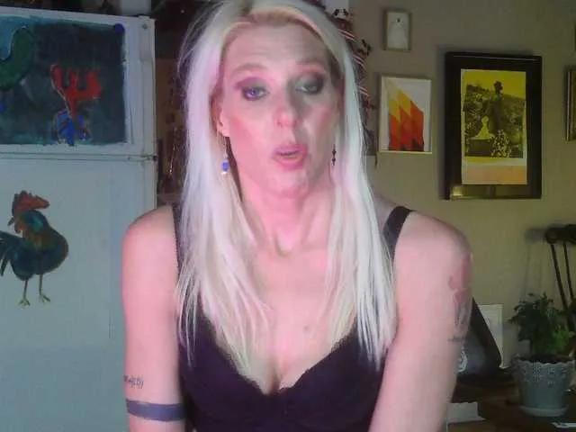 mylfGlama from BongaCams