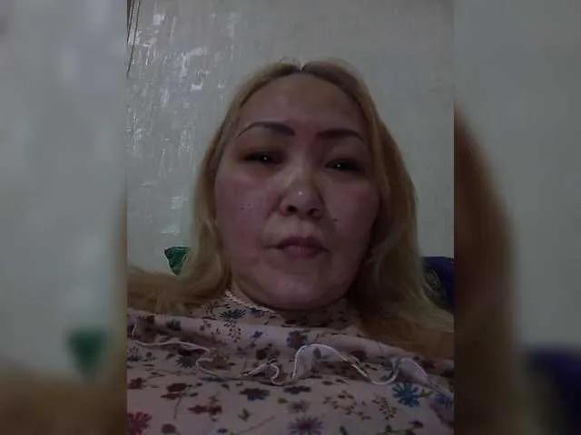 Qweentis from BongaCams