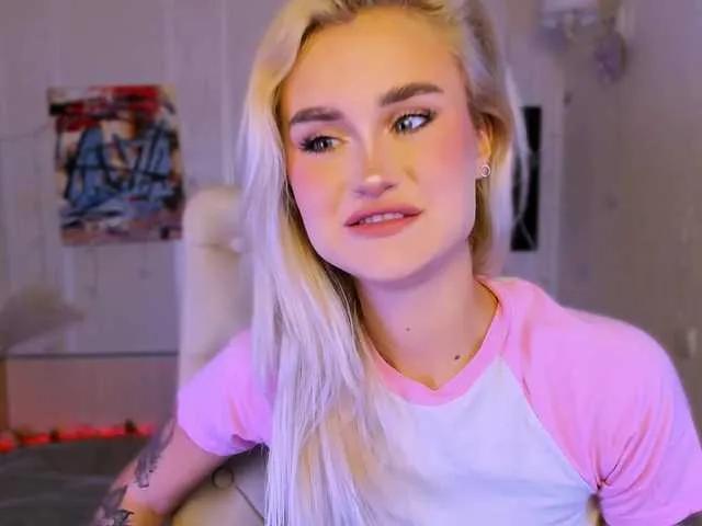 Ravenaaaa from BongaCams