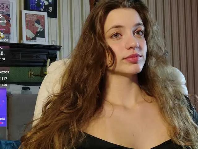 SarahSupershy from BongaCams