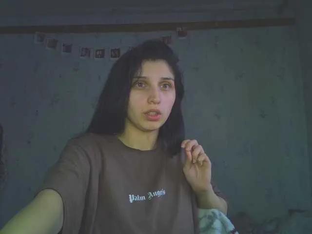 Sweet Semmu wants you to fuck her body now Semmu from BongaCams