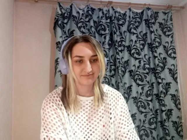 SeptemberRoutzen from BongaCams