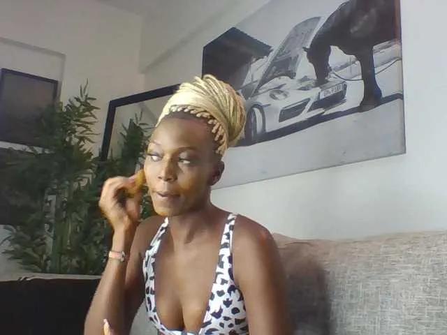 Sexymaya22 from BongaCams