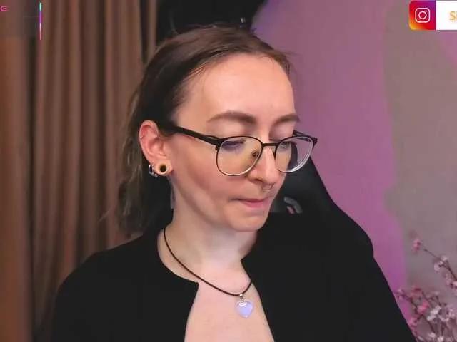 Masturbate to ShiroHeby, she wants to masturbate for you ShiroHeby from BongaCams