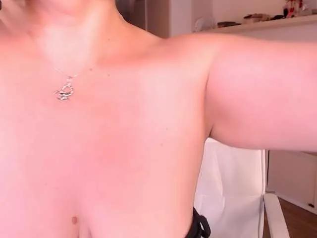 Join BongaCams's Tilly-Eliot Tilly-Eliot from BongaCams