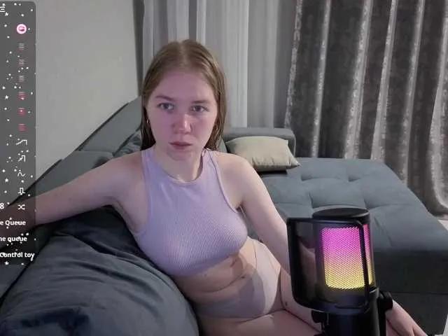 Cute Vita-min-4ik wants you to fuck her body now Vita-min-4ik from BongaCams