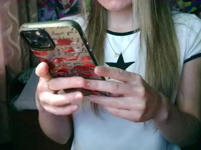 Wildrose77201877 from BongaCams