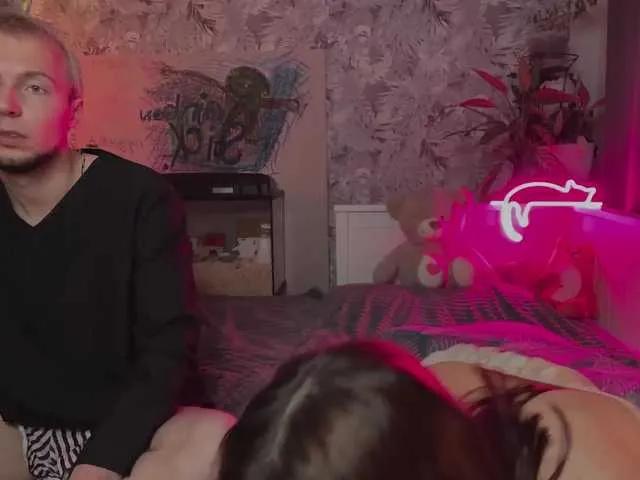 Watch Z0mb1e, they want to masturbate for you Z0mb1e from BongaCams