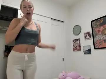 Model Ariah_is_blonde