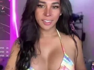 bigcockamanda23 from Chaturbate