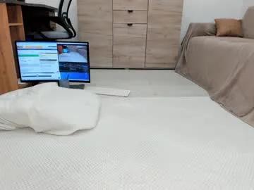 classy_medeeea from Chaturbate