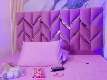 cutepetitee from Chaturbate