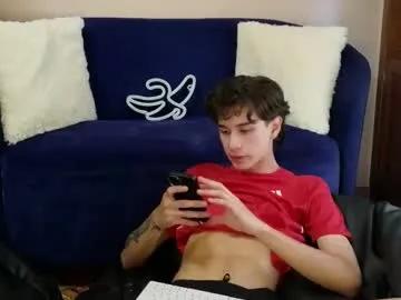 Naked Derekswants you to fuck his body now derekswan from Chaturbate