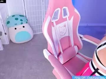 Watch Chaturbate's Ella_foxx ella_foxx from Chaturbate