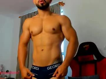 ezzio_scolaro from Chaturbate