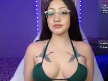 hollydiamond_ from Chaturbate