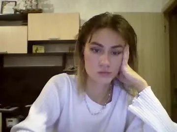 maybellebombich from Chaturbate