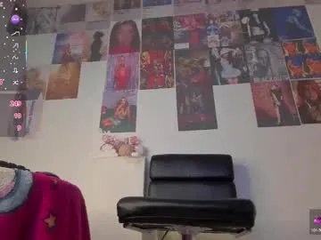 mistileav from Chaturbate