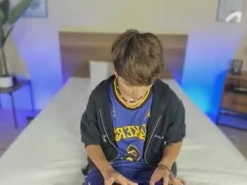 novaybrian from Chaturbate