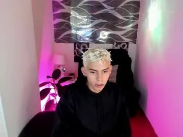 sky_jules from Chaturbate