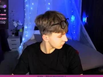 travis_wolf_ from Chaturbate