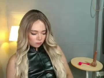 trexie_fucks15 from Chaturbate