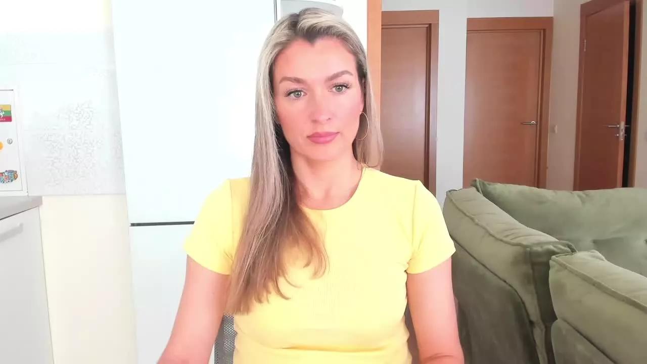 FantasticOne from Streamray is Freechat