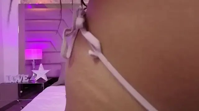 AlesiaCooper from StripChat