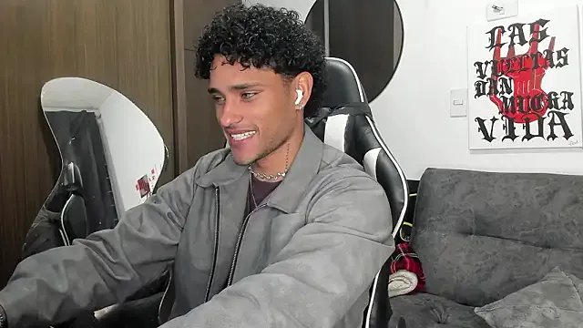 Alessandro_Vanni from StripChat