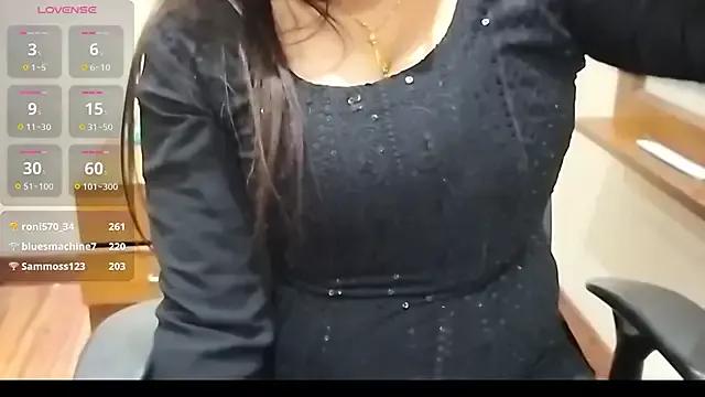 Alisaa-1 from StripChat is Freechat