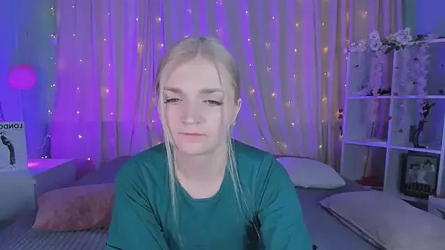 AnnyHandd from StripChat is Freechat