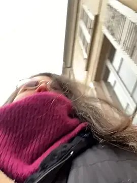 bea_french_curvy from StripChat