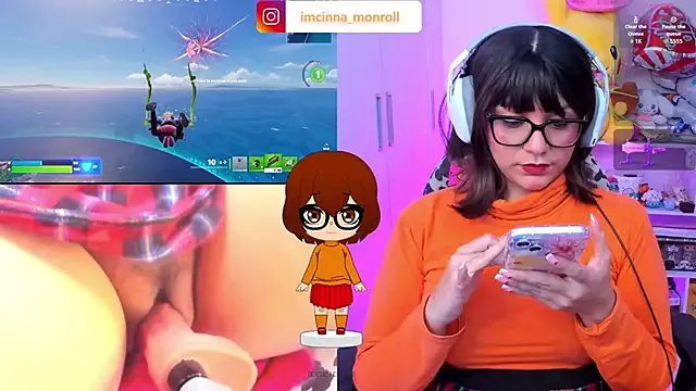 cinna_monroll from StripChat