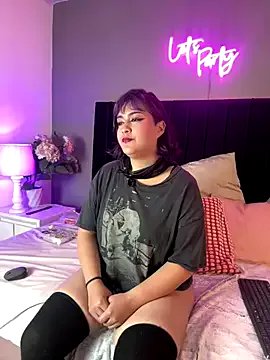 Criistalbloom from StripChat