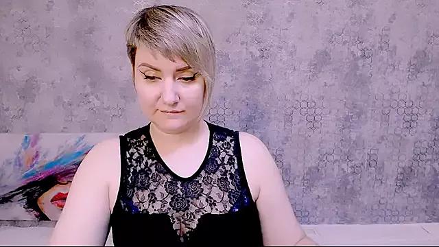 Djullia from StripChat is Freechat